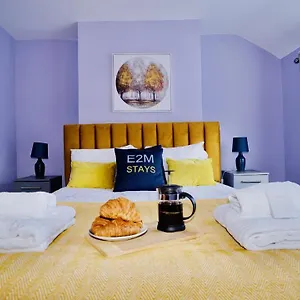  Holiday home E2m Beautiful House Close To Heathrow Airport- Walking Distance To Thames River United Kingdom