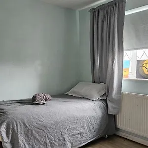  Homestay Progressive Homes United Kingdom